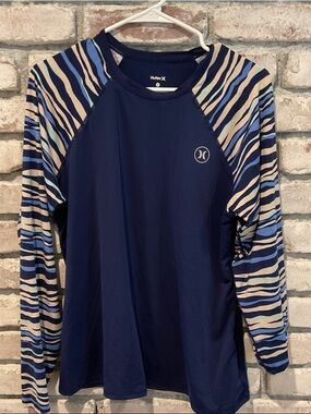 Hurley Navy Long-Sleeve Rash Guard with Blue & Tan Stripe Sleeves